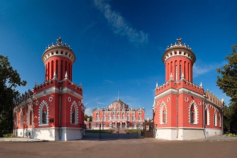Петровский путевой дворец